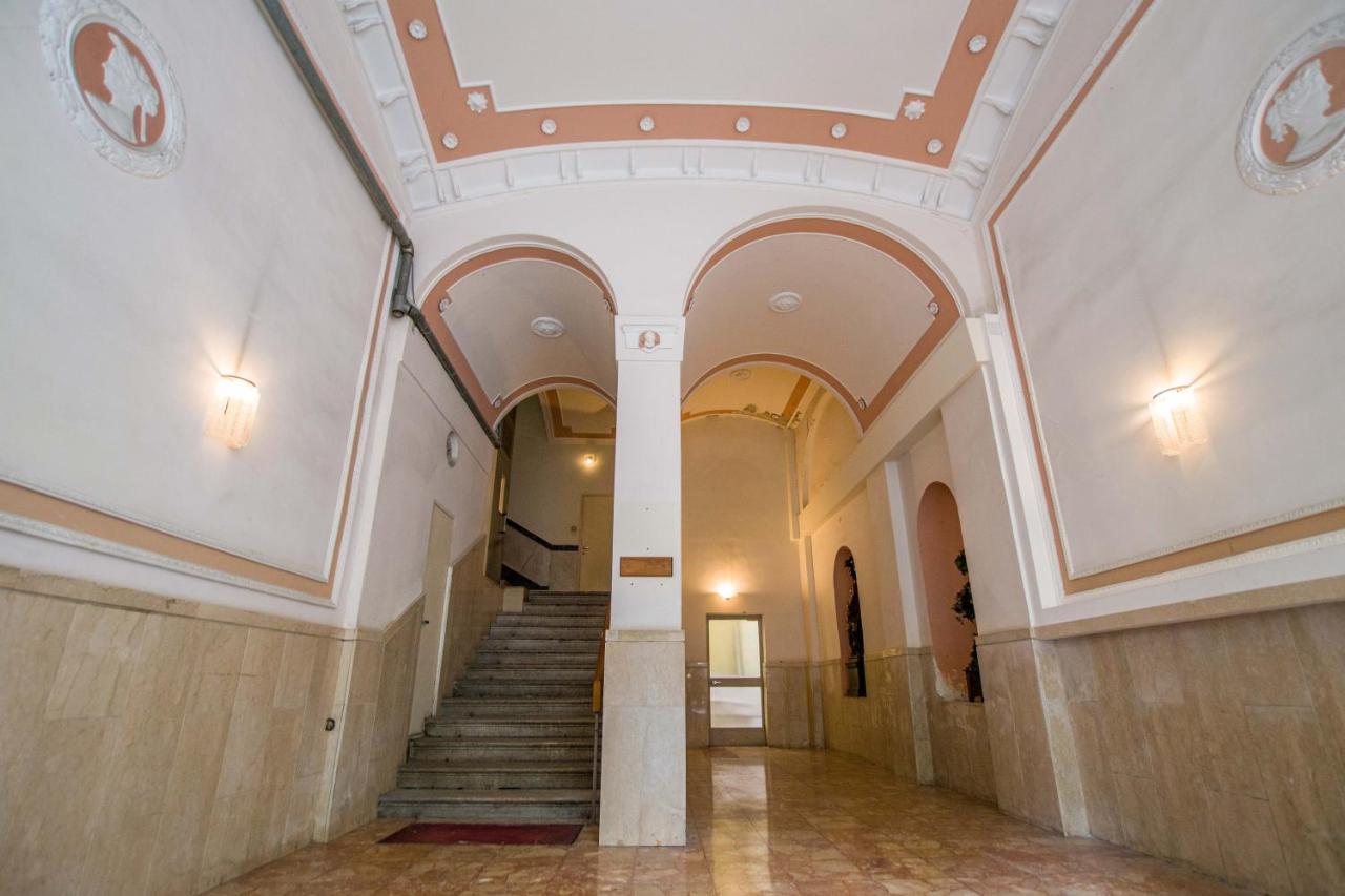 Viale 24 Appartement Triëst Buitenkant foto